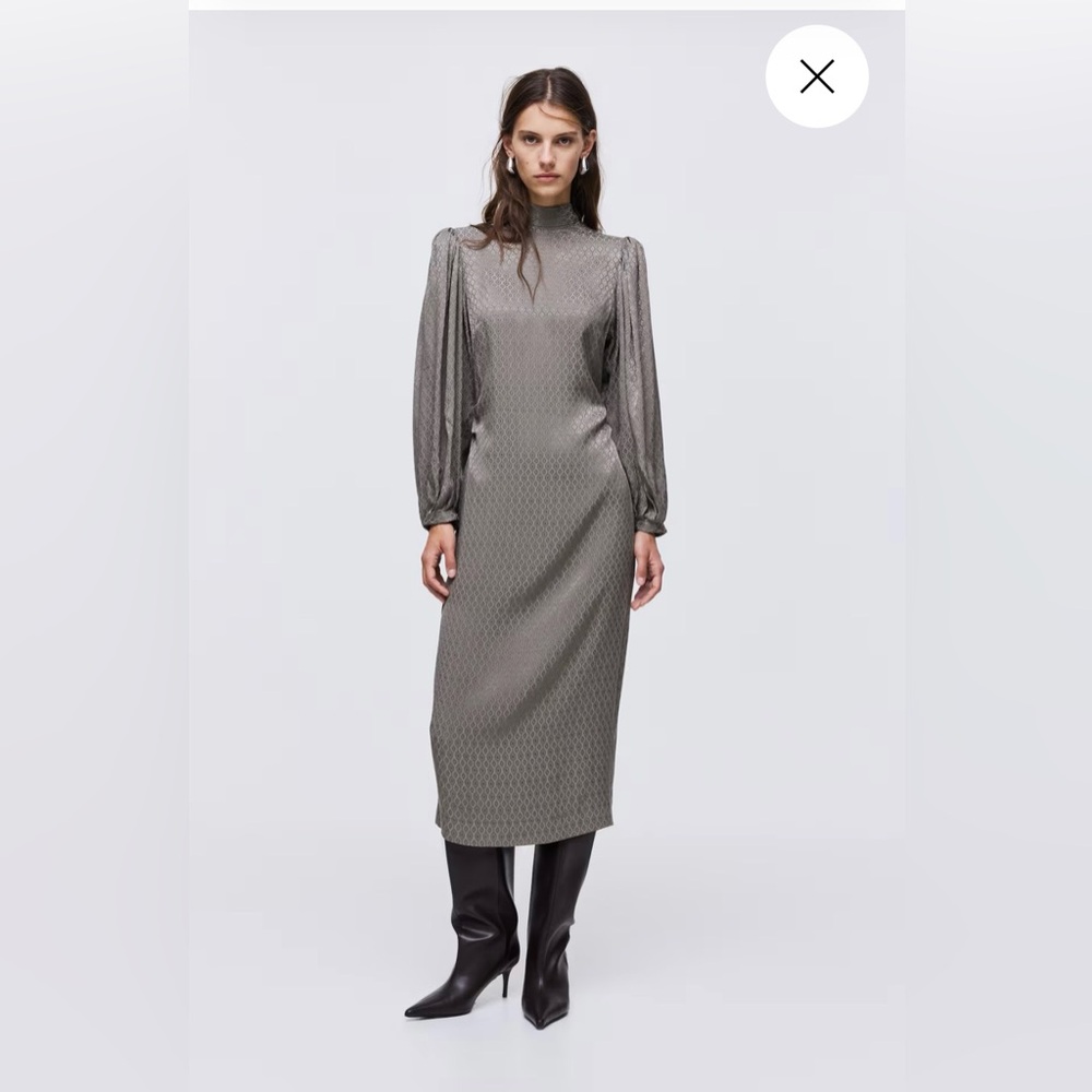 H&M Sophisticated Gray Long Sleeve Dress
